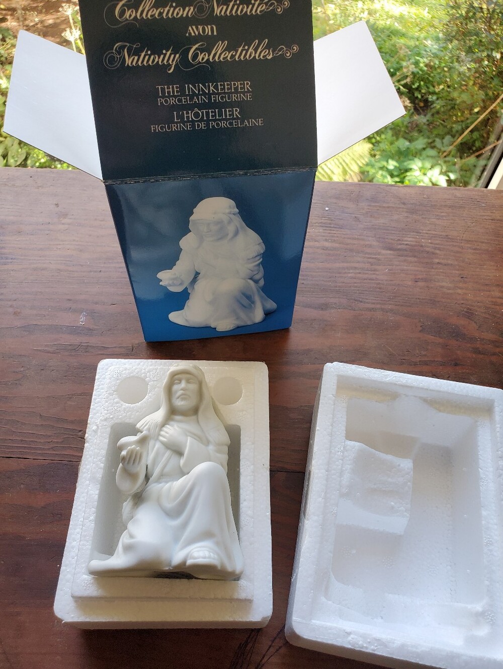 VTG 1988 Avon Nativity Collectibles Bisque Porcelain Innkeeper Figurine with Box